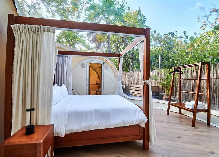 Astral Kapselhotel Tulum